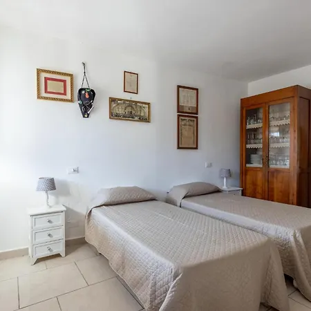 Amazing In With Kitchenette *