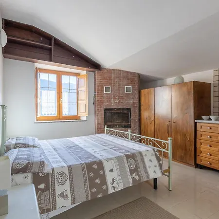 Amazing In With Kitchenette