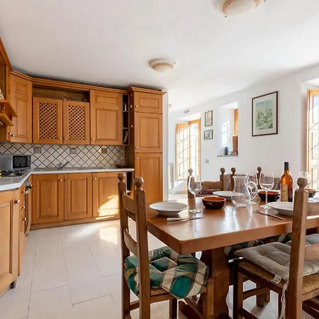 Amazing In With Kitchenette