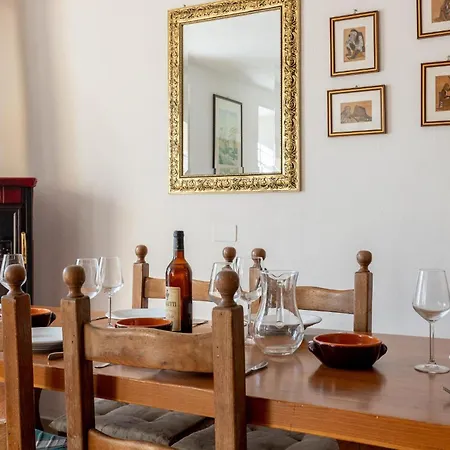 Amazing In With Kitchenette Holiday home